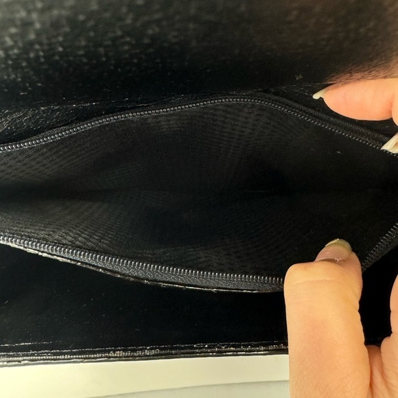 Celine Vintage Black Patent Embossed Crossbody – Extremely Rare, COA Included - Picture 11 of 16